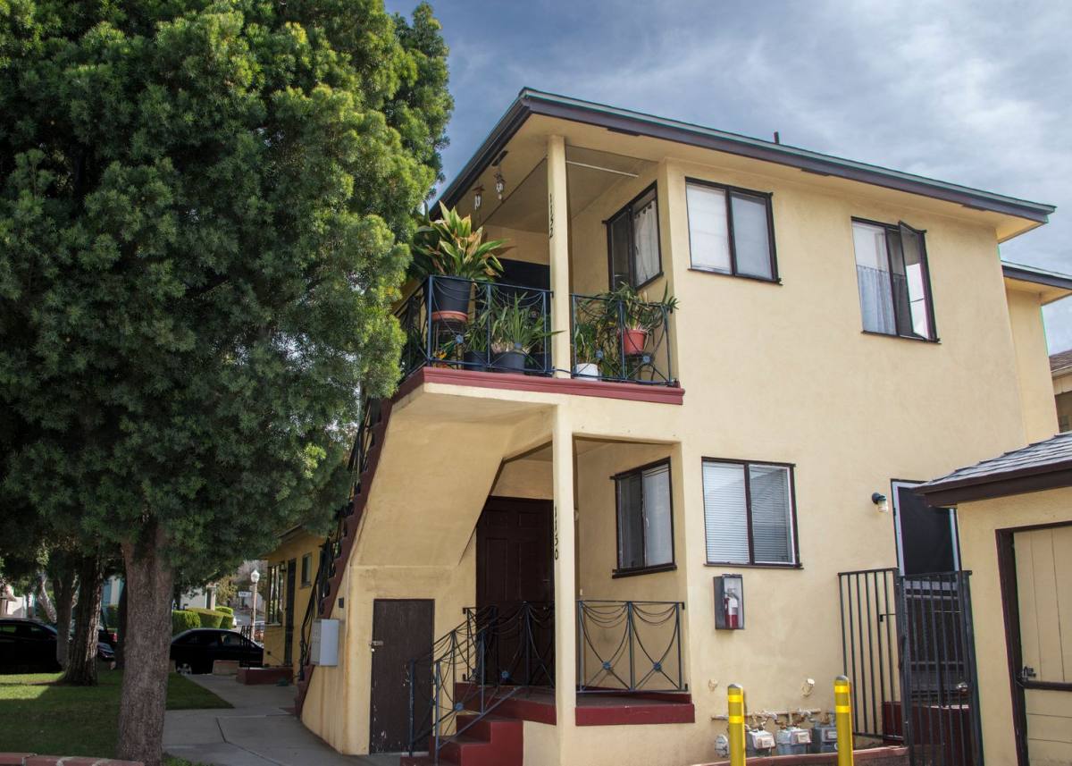 Apartment for rent at 1150-1154 E Chevy Chase, Glendale, CA 91205