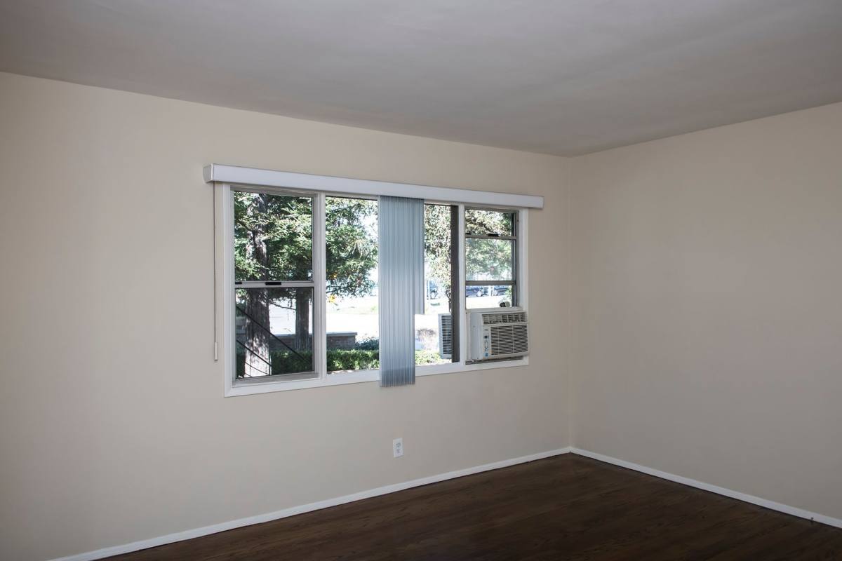 Apartment for rent at 1150-1154 E Chevy Chase, Glendale, CA 91205