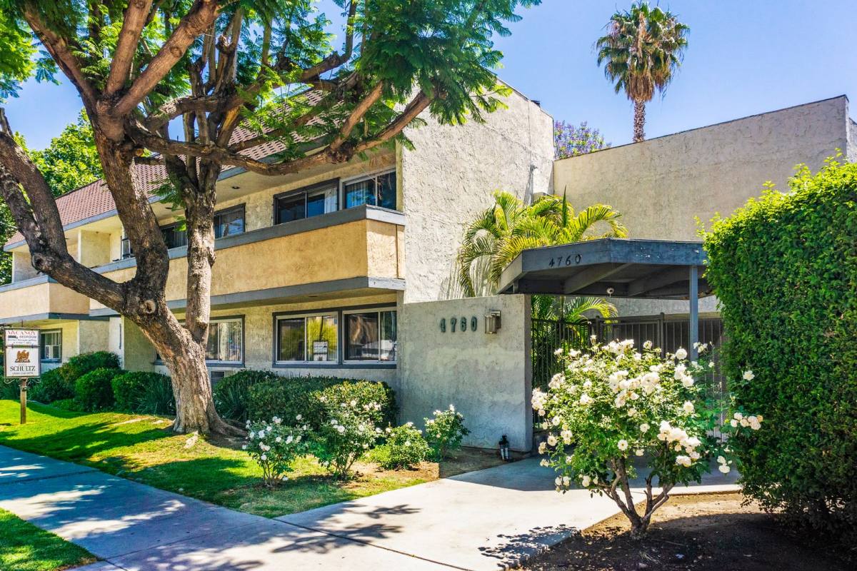 Apartment for rent at 4760 Kester Ave, Sherman Oaks, CA 91403