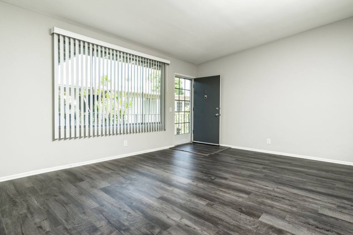 Apartment for rent at 4760 Kester Ave, Sherman Oaks, CA 91403