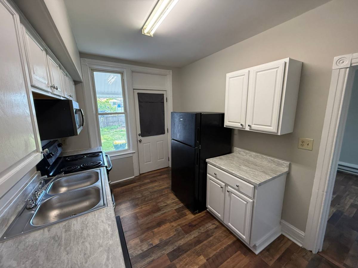 Townhouse for rent at 410 Wolf Ave, Chambersburg, PA 17201