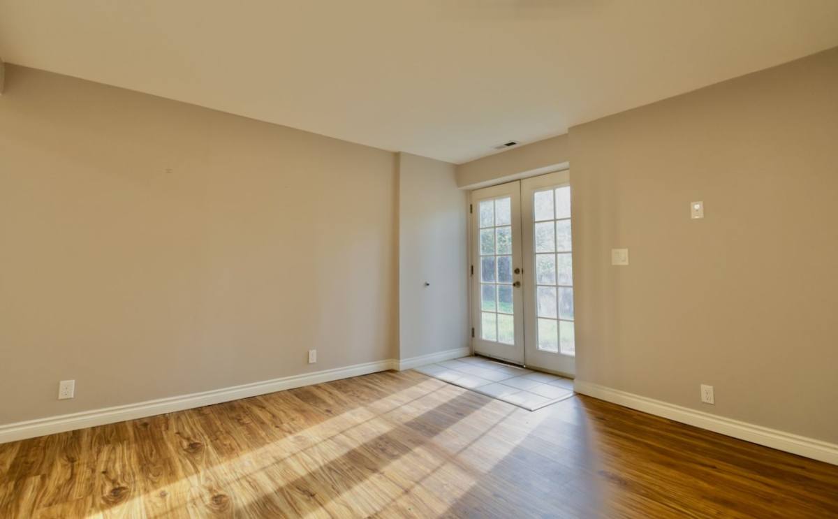 Townhouse for rent at 17305 Dayton Ave N, Seattle, WA 98133