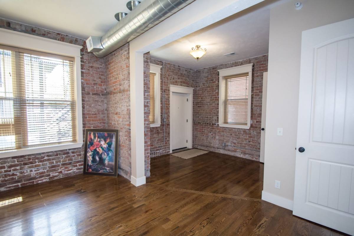 Apartment for rent at 804 Park Ave, Omaha, NE 68105