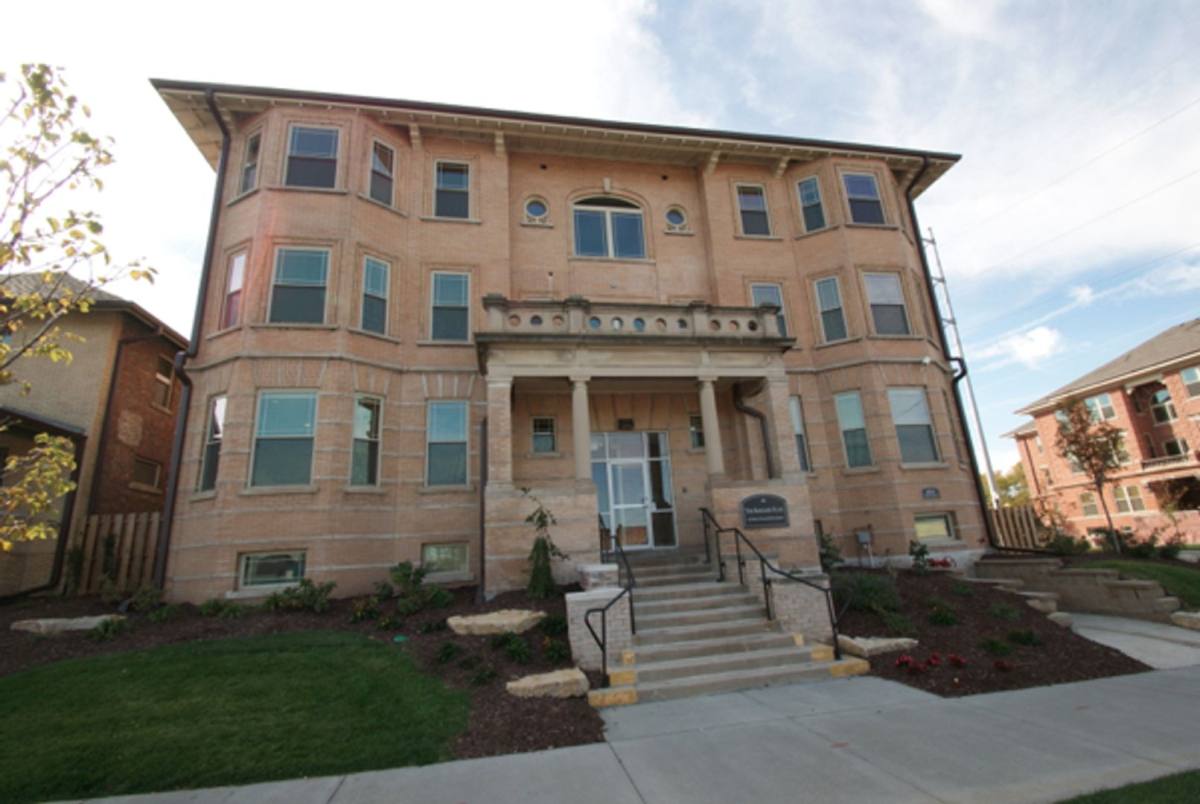 Apartment for rent at 804 Park Ave, Omaha, NE 68105
