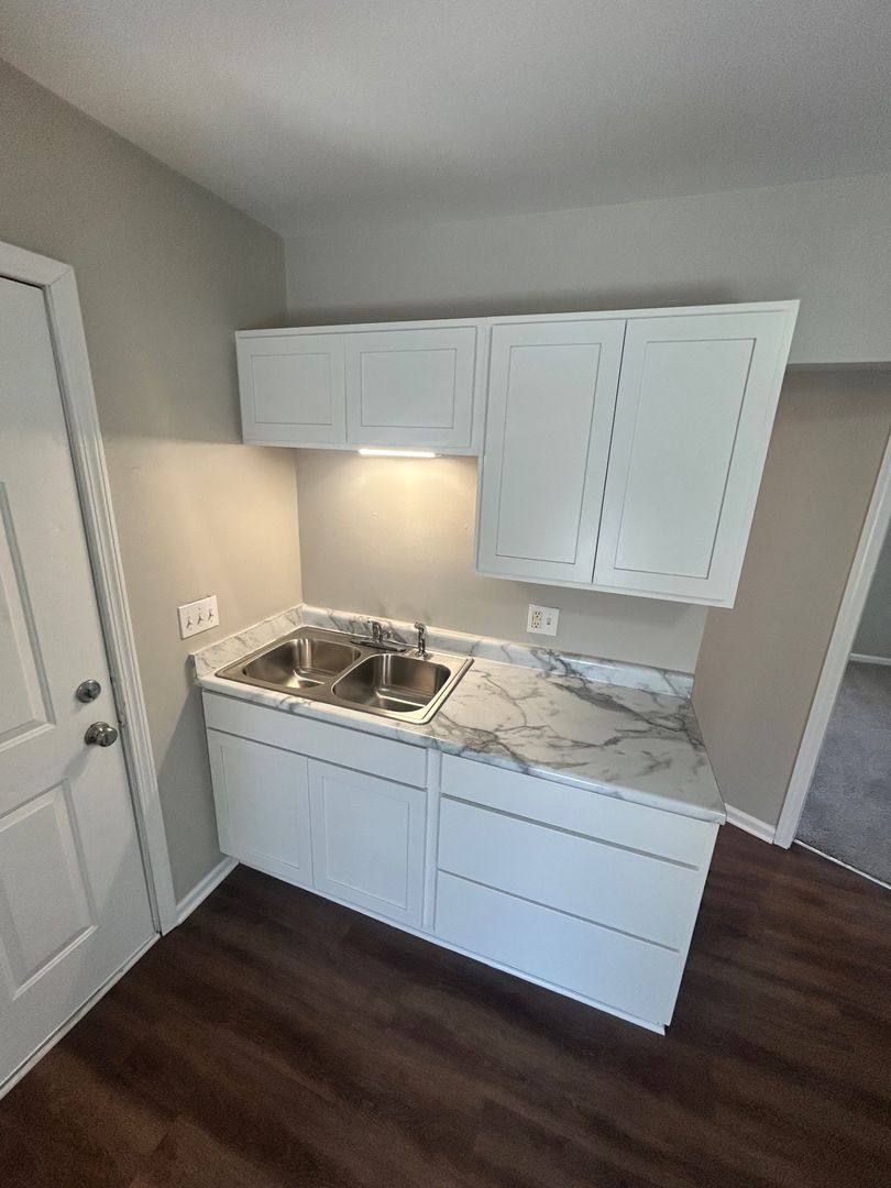 Apartment for rent at 1121 Jennette Ave NW, Grand Rapids, MI 49504
