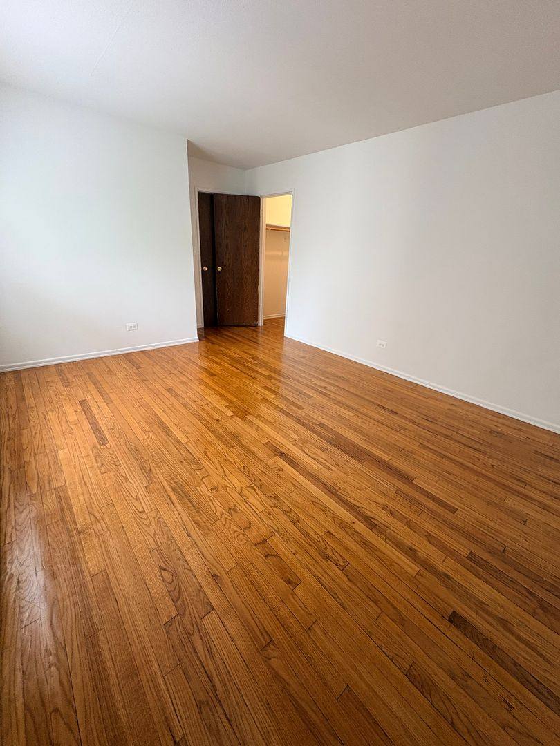 Apartment for rent at 17-19 N Waller Ave, Chicago, IL 60644