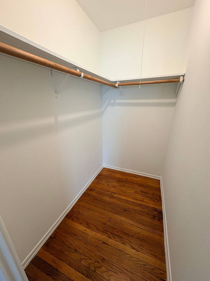 Apartment for rent at 17-19 N Waller Ave, Chicago, IL 60644