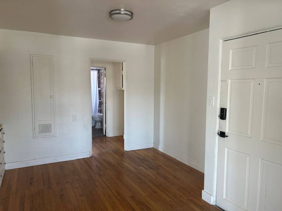 Apartment for rent at 41 W Morton, Porterville, CA 93257
