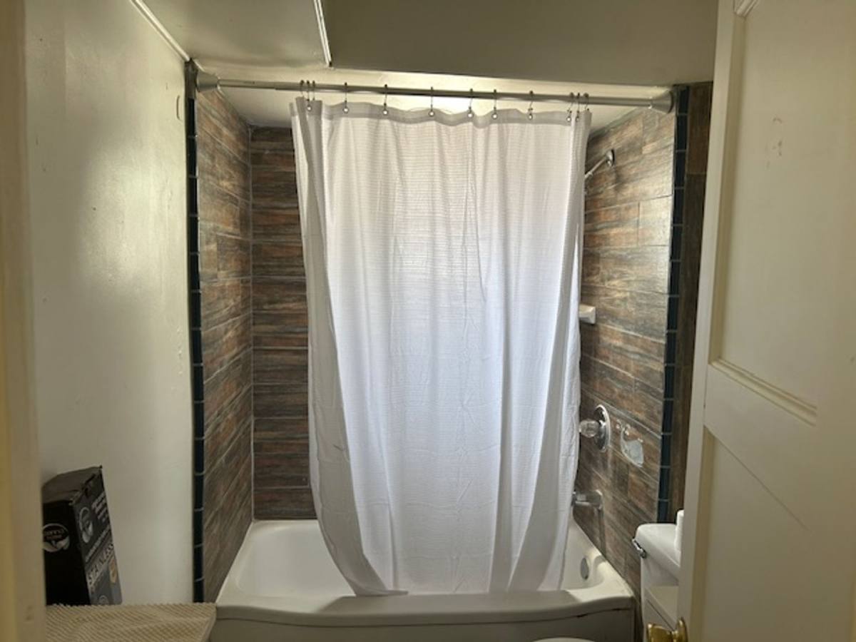 Apartment for rent at 41 W Morton, Porterville, CA 93257