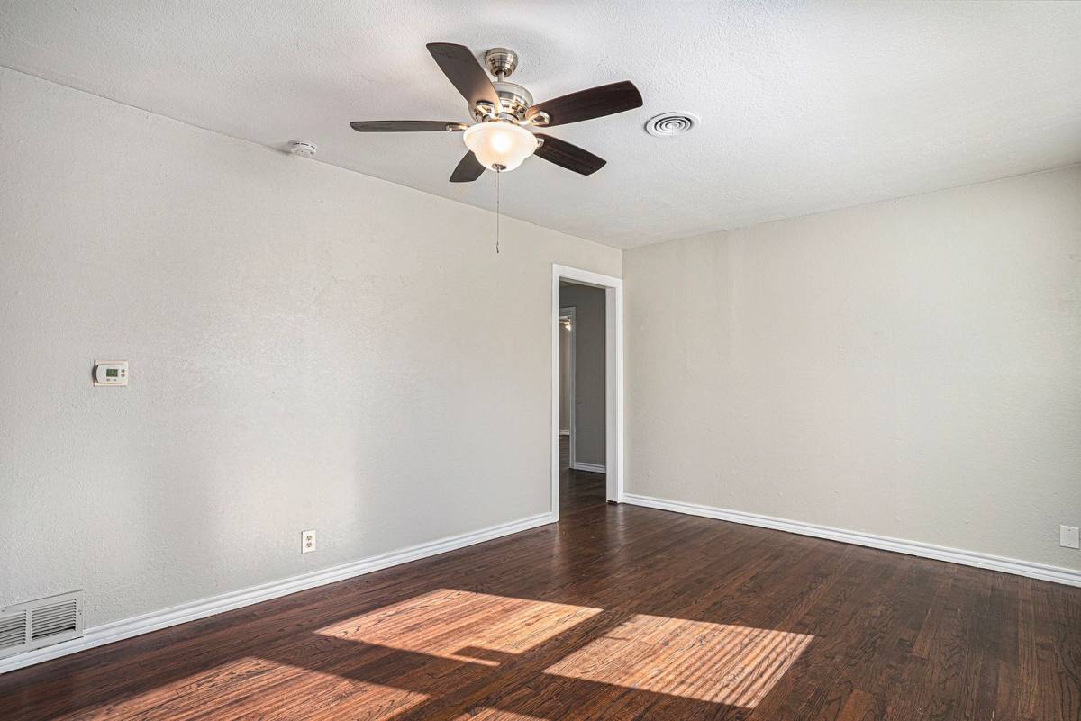 House for rent at 2009 Cloverdale St, Arlington, TX 76010
