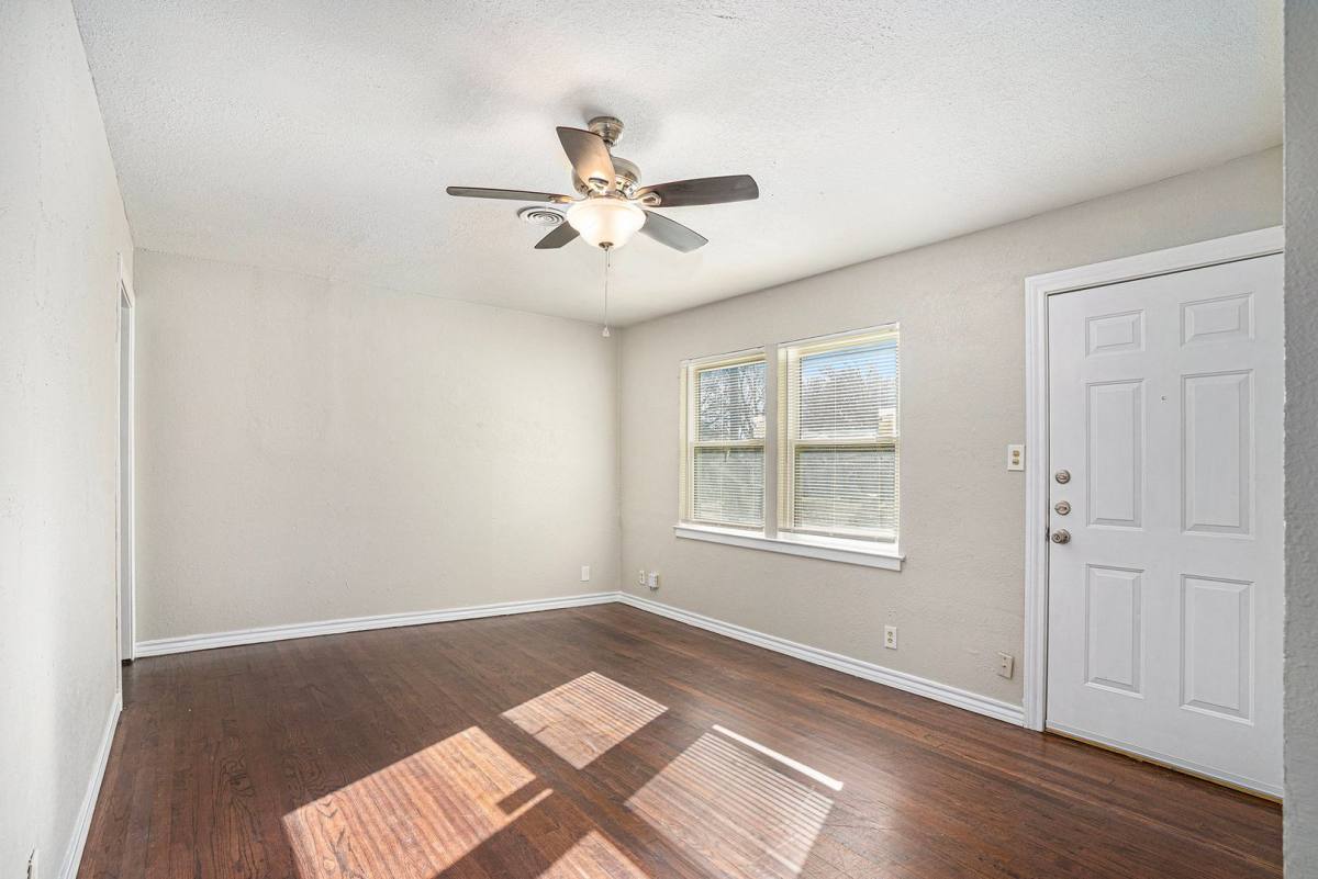 House for rent at 2009 Cloverdale St, Arlington, TX 76010