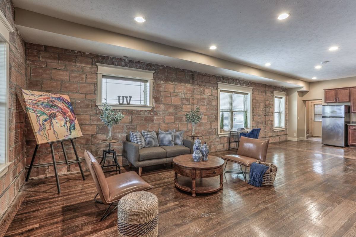 Apartment for rent at 806 Park Ave, Omaha, NE 68105