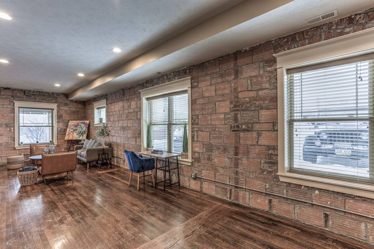 Apartment for rent at 806 Park Ave, Omaha, NE 68105