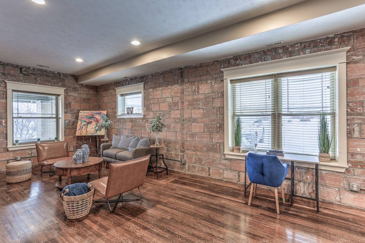 Apartment for rent at 806 Park Ave, Omaha, NE 68105
