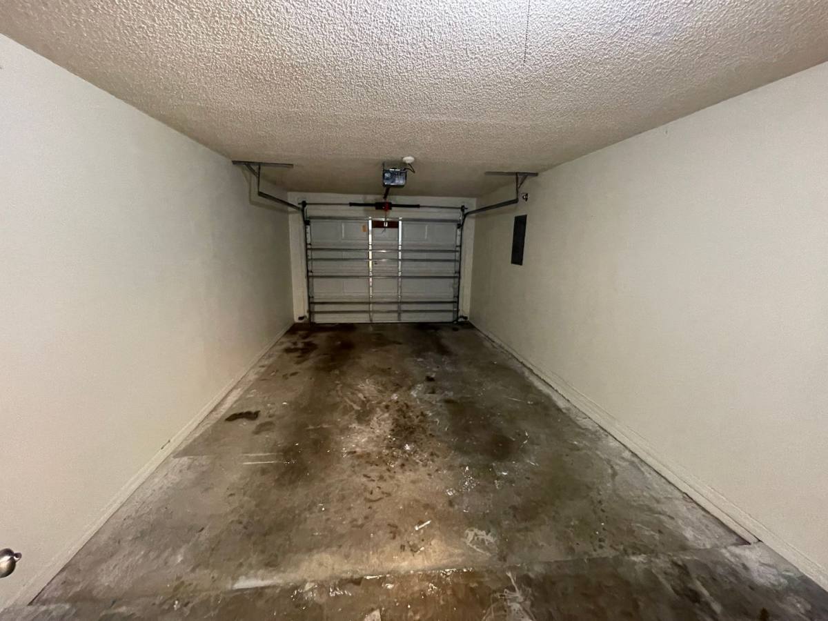 Apartment for rent at 406 & 408 N Clayton St, Mount Dora, FL 32757