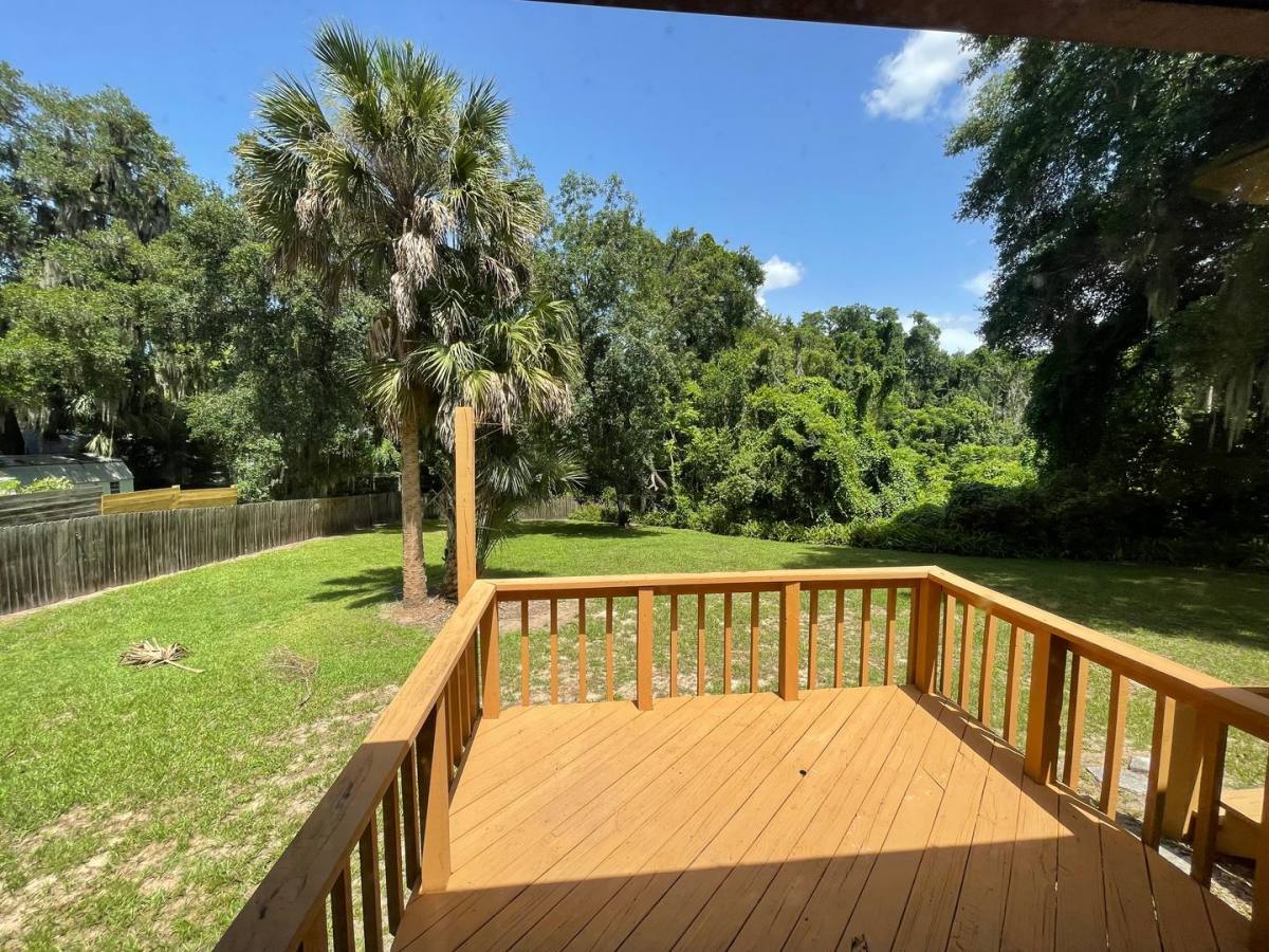 Apartment for rent at 406 & 408 N Clayton St, Mount Dora, FL 32757