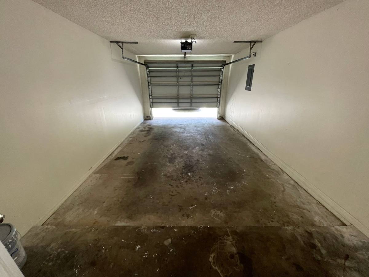 Apartment for rent at 406 & 408 N Clayton St, Mount Dora, FL 32757