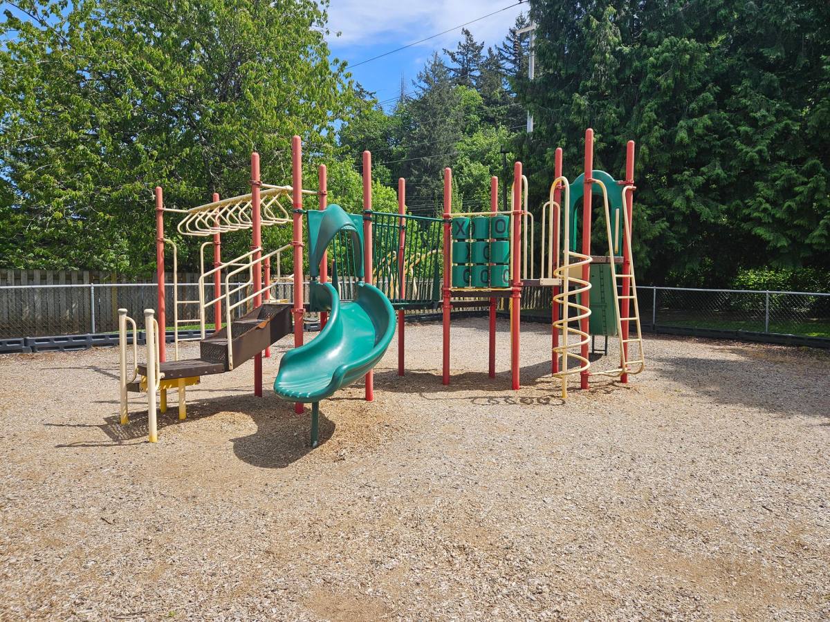 Apartment for rent at 4850 SW 11th St, Gresham, OR 97080