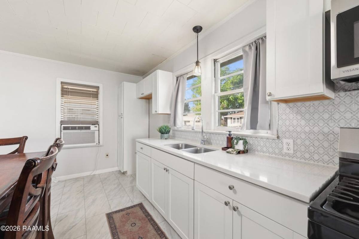 House for rent at 127 Woodrow St, Lafayette, LA 70506