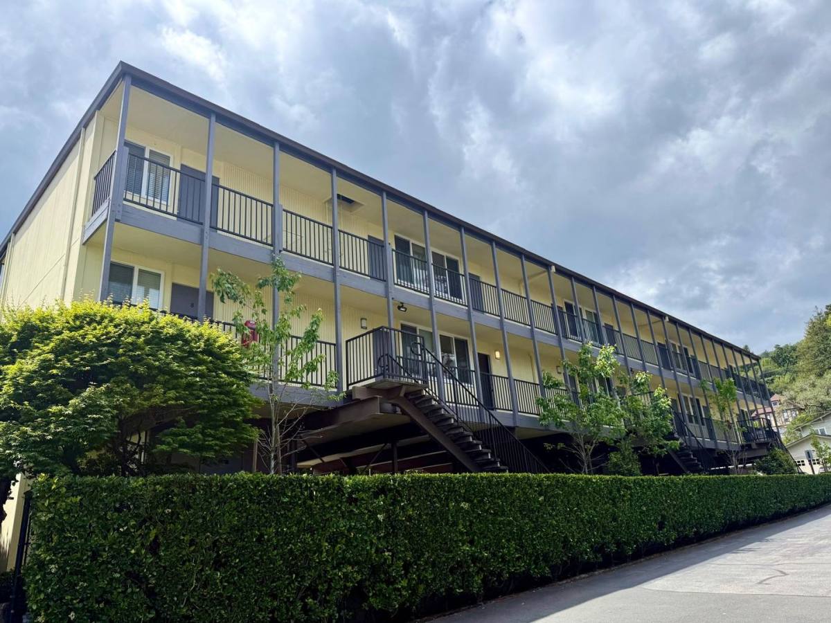 Apartment for rent at 30 Locust Ave, Larkspur, CA 94939