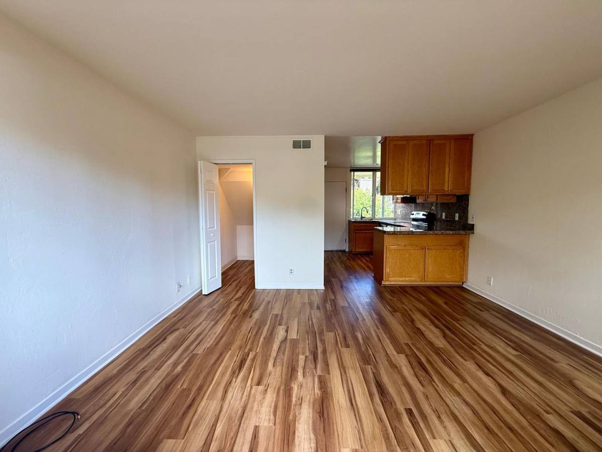 Apartment for rent at 30 Locust Ave, Larkspur, CA 94939