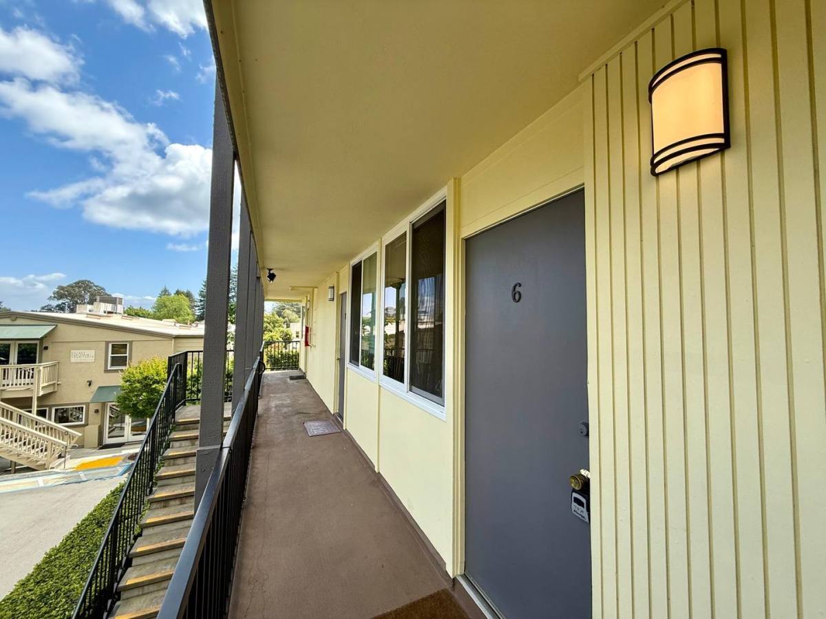 Apartment for rent at 30 Locust Ave, Larkspur, CA 94939