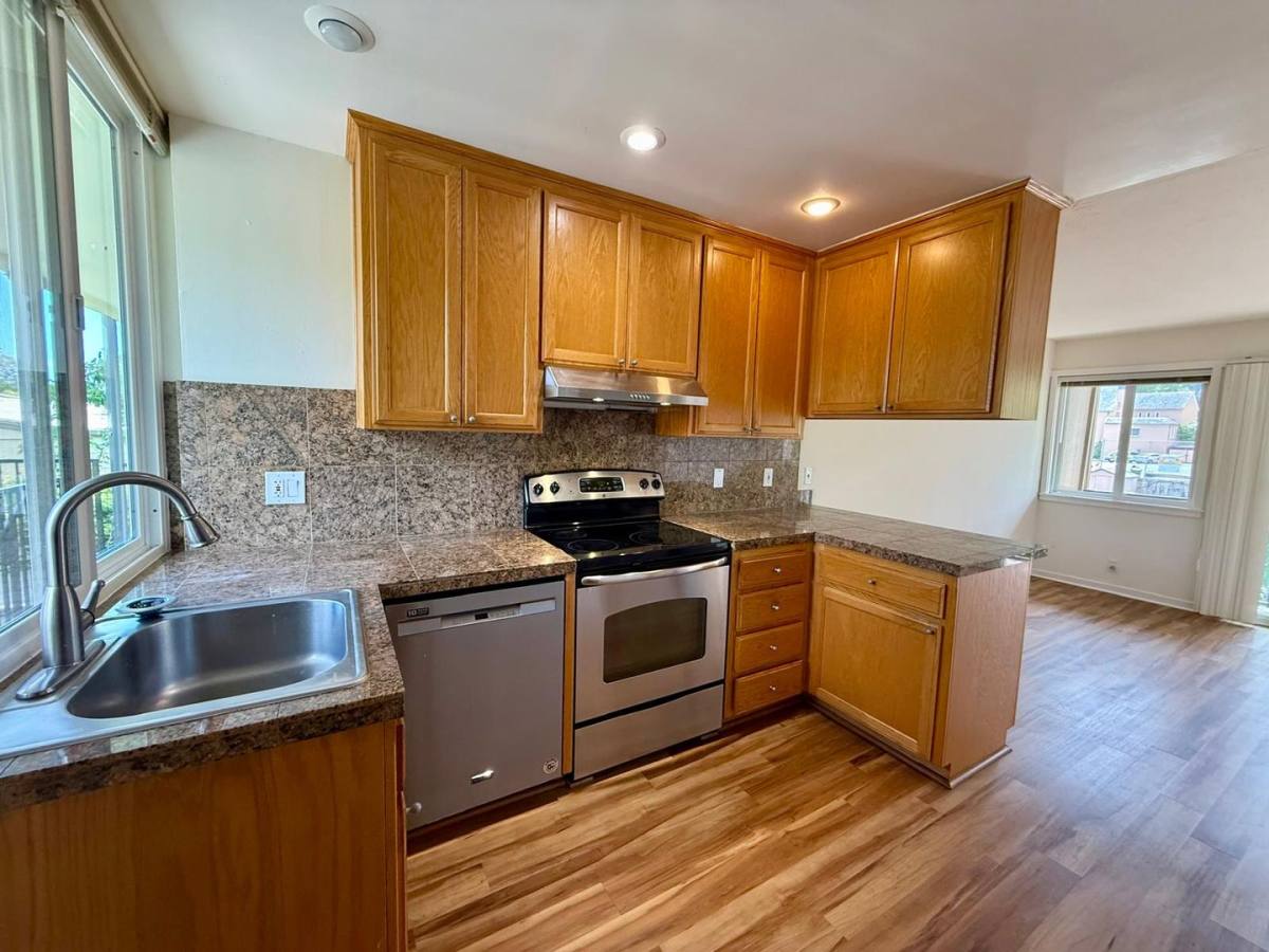 Apartment for rent at 30 Locust Ave, Larkspur, CA 94939
