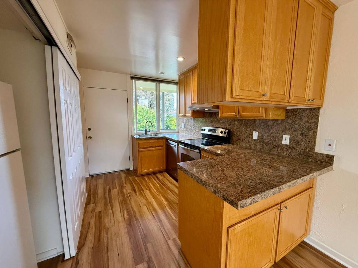 Apartment for rent at 30 Locust Ave, Larkspur, CA 94939