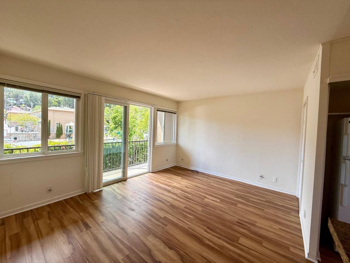 Apartment for rent at 30 Locust Ave, Larkspur, CA 94939