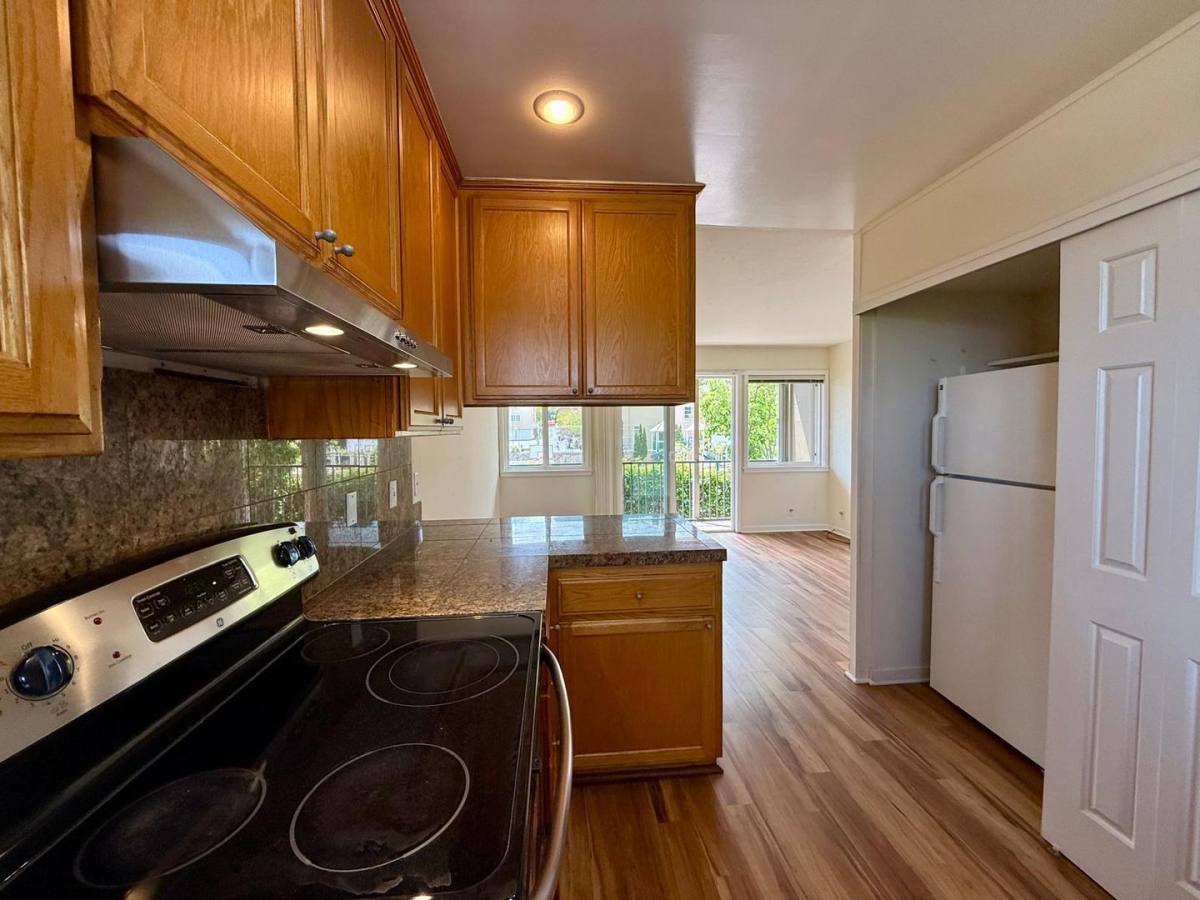 Apartment for rent at 30 Locust Ave, Larkspur, CA 94939