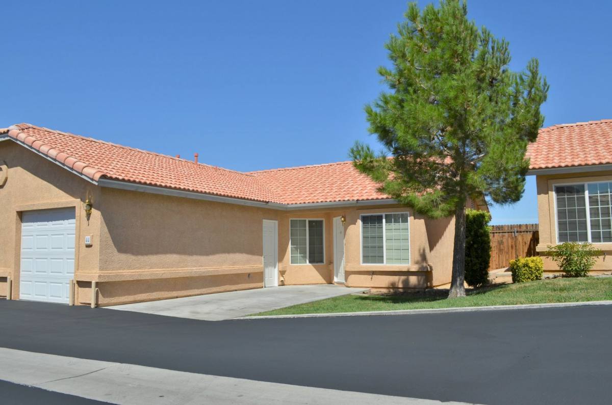 Apartment for rent at 17219 Sequoia St, Hesperia, CA 92345
