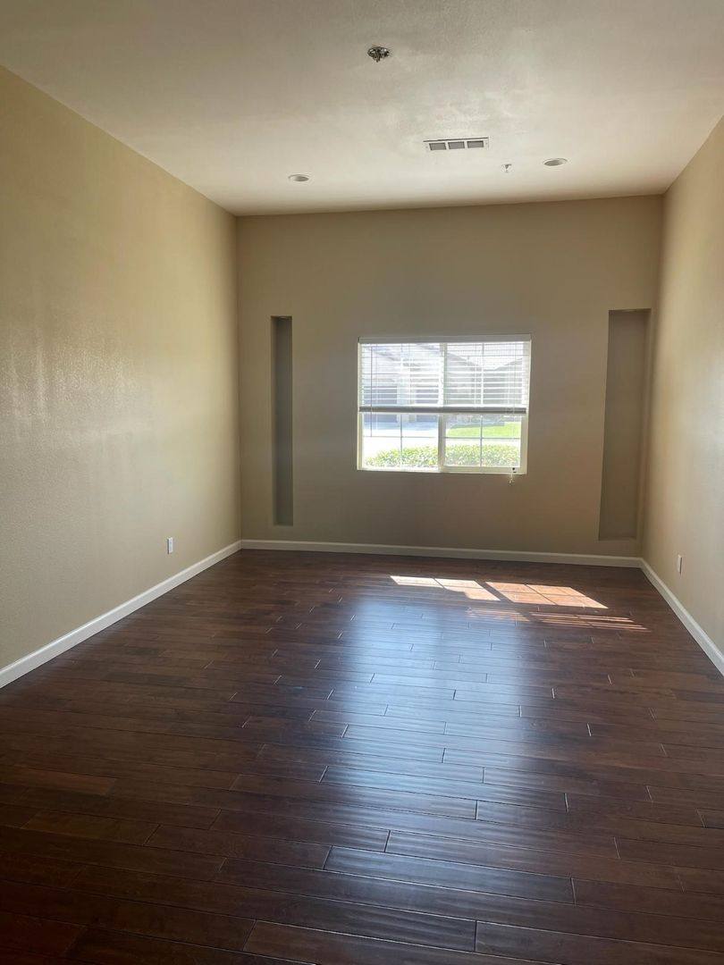 House for rent at 15514 Saint Clement Way, Bakersfield, CA 93314