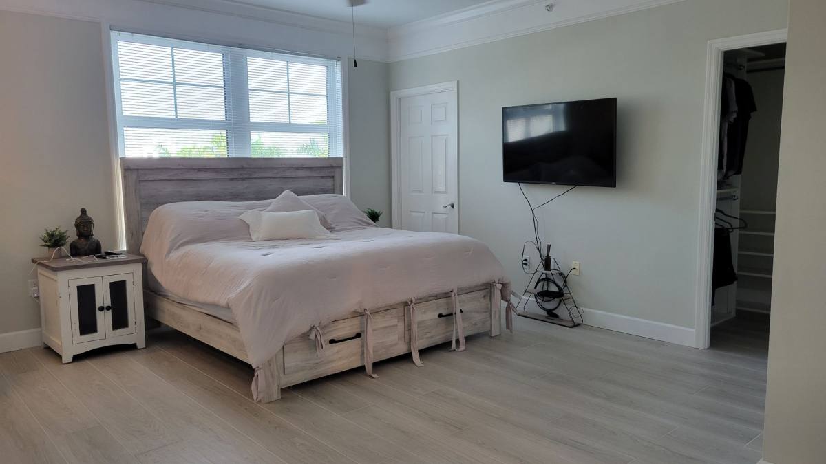 Condo for rent at 750 N Tamiami Trail, Sarasota, FL 34236