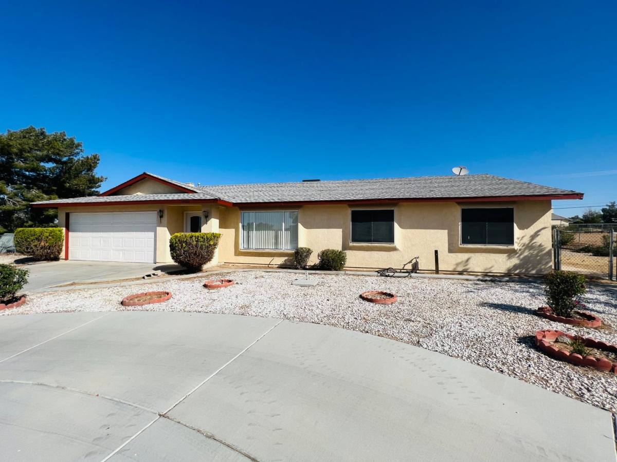 House for rent at 19160 Corwin Rd, Apple Valley, CA 92307