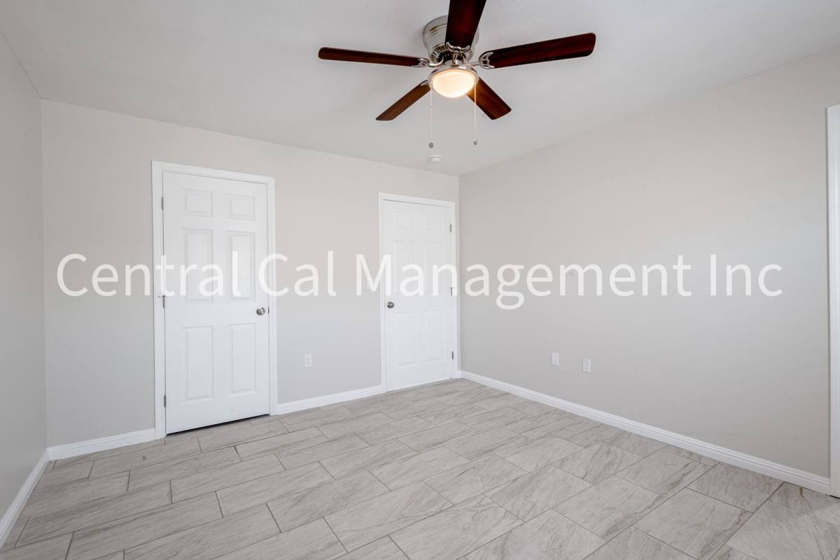 Apartment for rent at 1004 Padre St, Bakersfield, CA 93307