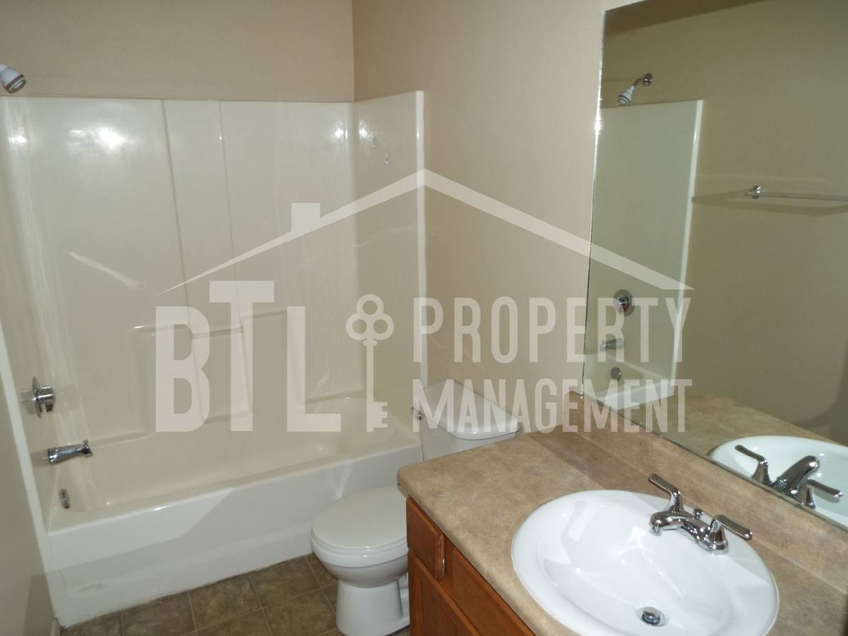House for rent at 5012 Orchard Lane, Rockaway Beach, MO 65740