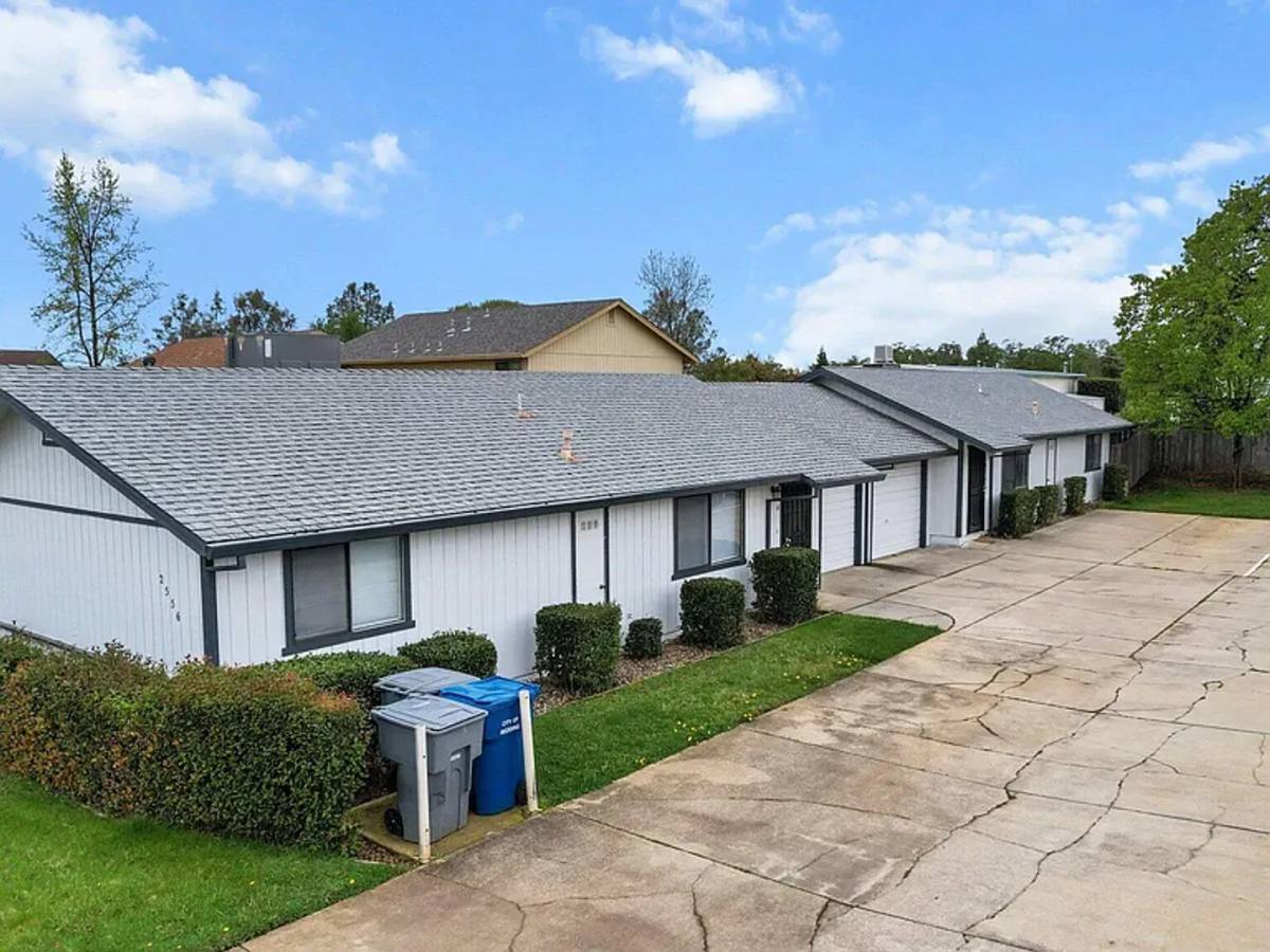 Townhouse for rent at 2556 Sabre Court, Redding, CA 96002