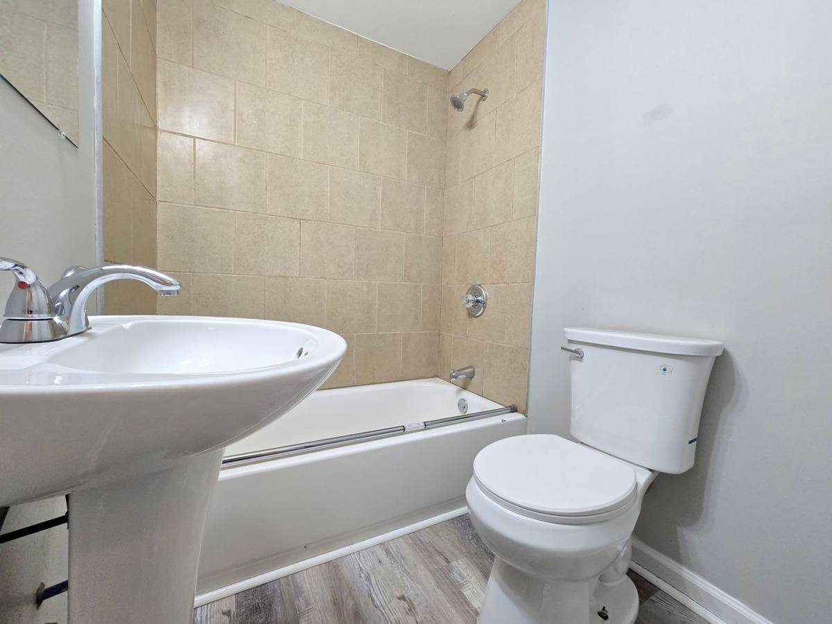 Apartment for rent at 115 N 46th St, Louisville, KY 40212
