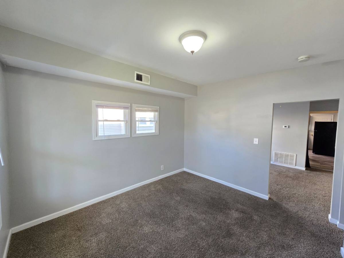 Apartment for rent at 115 N 46th St, Louisville, KY 40212