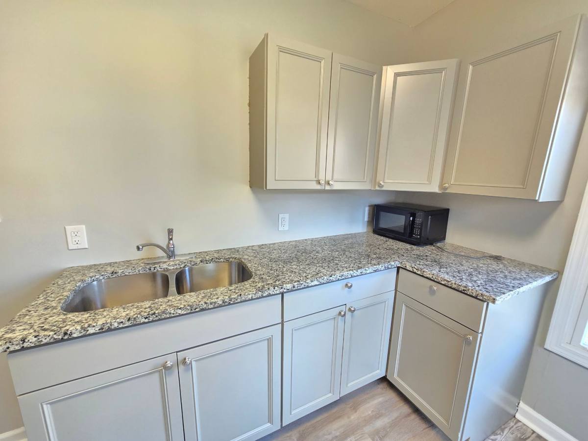 Apartment for rent at 115 N 46th St, Louisville, KY 40212