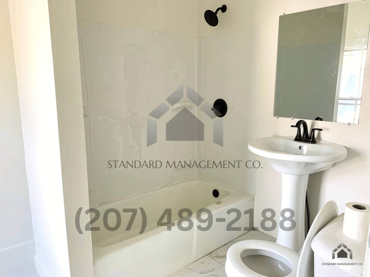 Apartment for rent at 39 High St, Fairfield, ME 04937