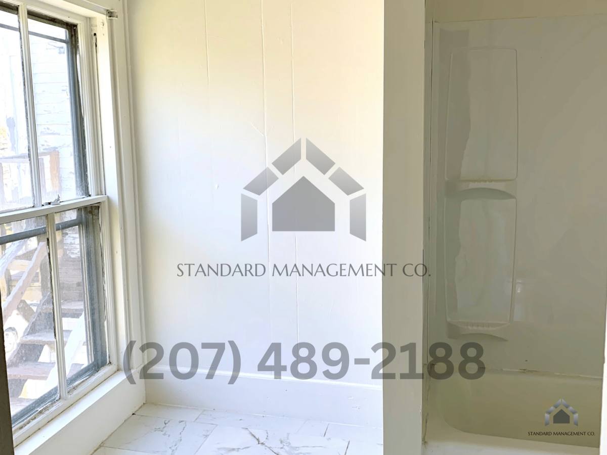 Apartment for rent at 39 High St, Fairfield, ME 04937