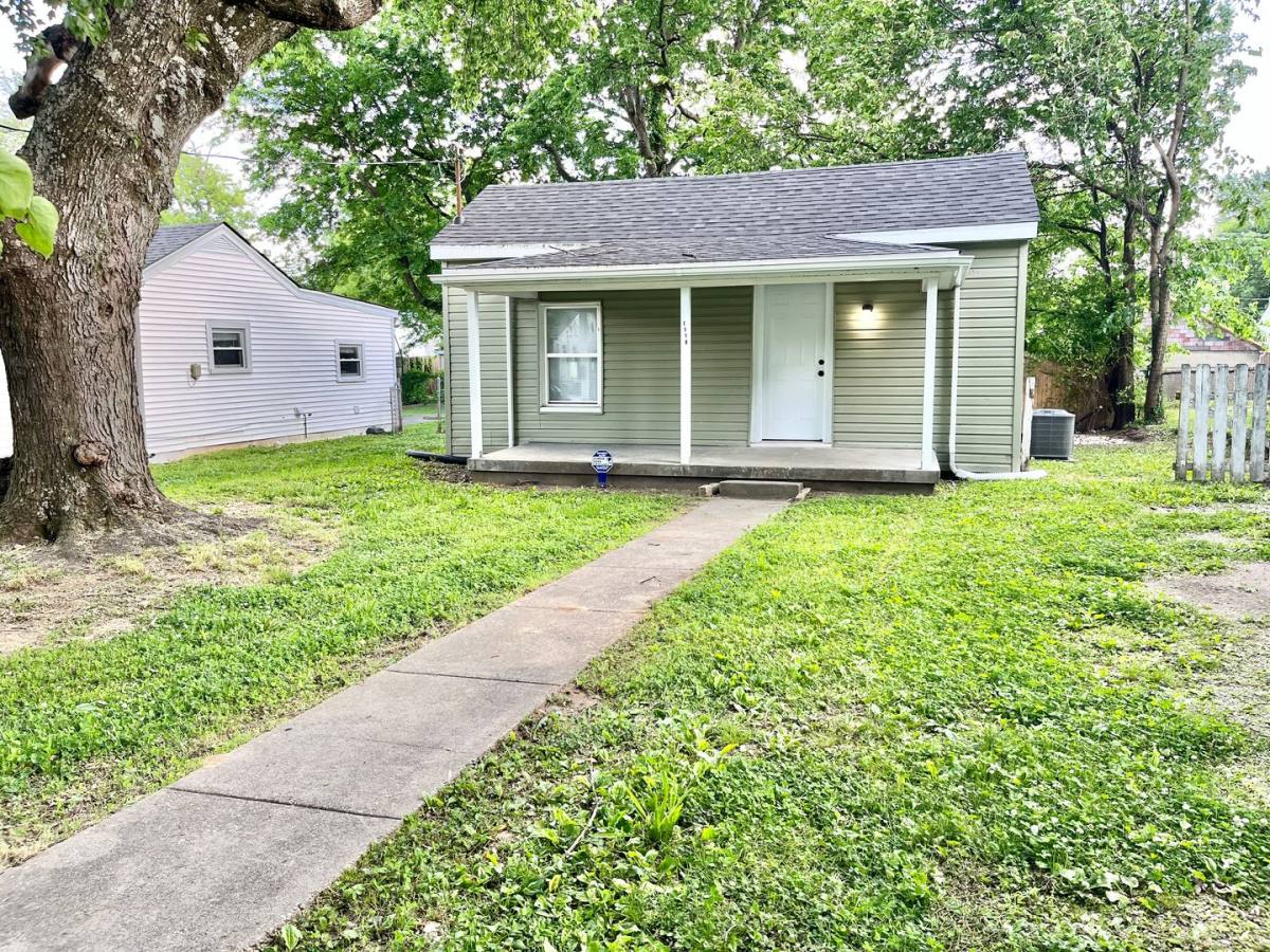 House for rent at 1118 Whitney Ave, Louisville, KY 40215