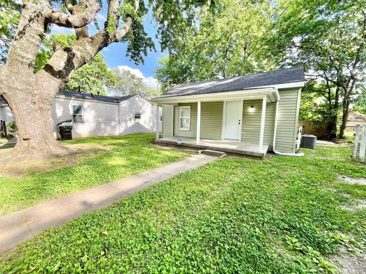 House for rent at 1118 Whitney Ave, Louisville, KY 40215