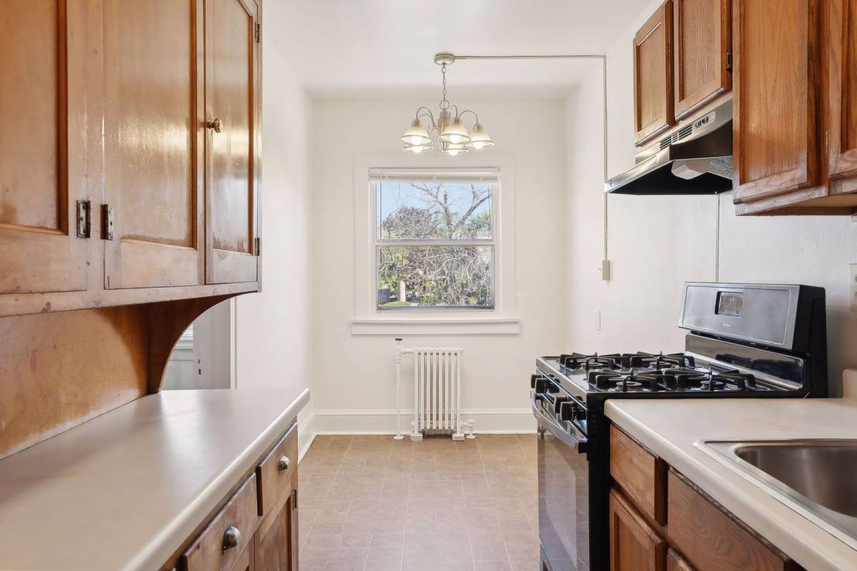 Apartment for rent at 3004 Ottawa Ave S, Minneapolis, MN 55416