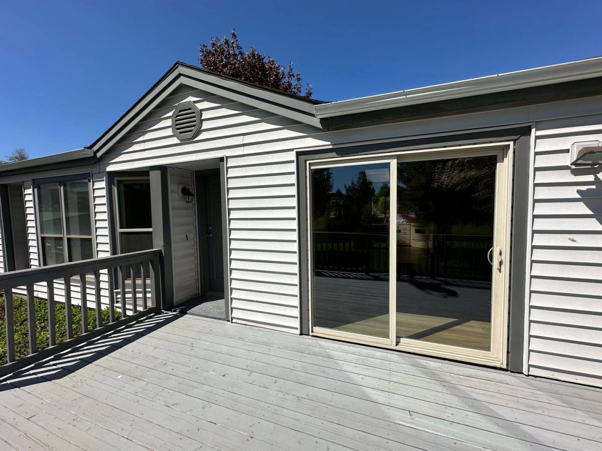 House for rent at 3817 Summit Dr, Hood River, OR 97031