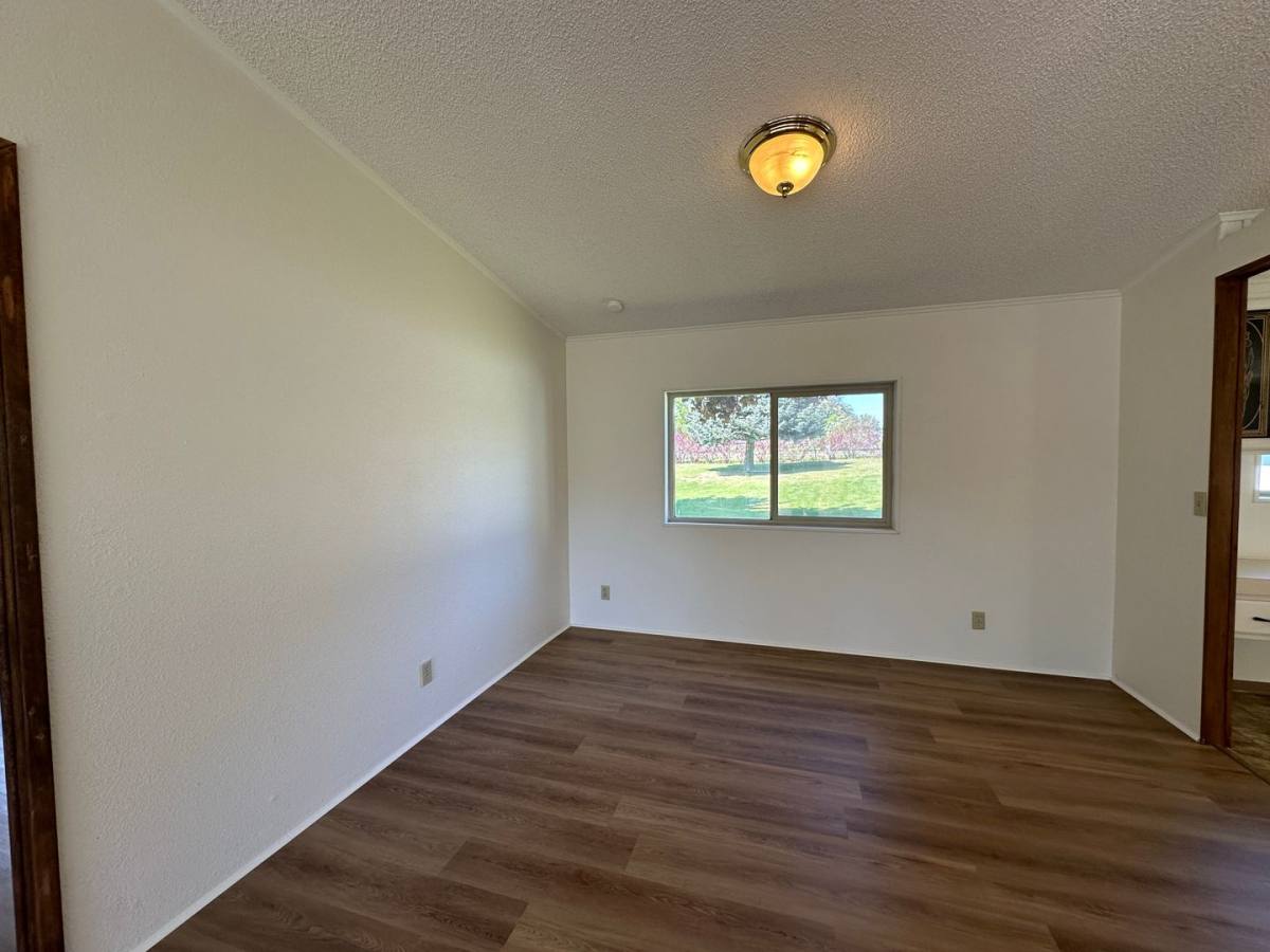 House for rent at 3817 Summit Dr, Hood River, OR 97031