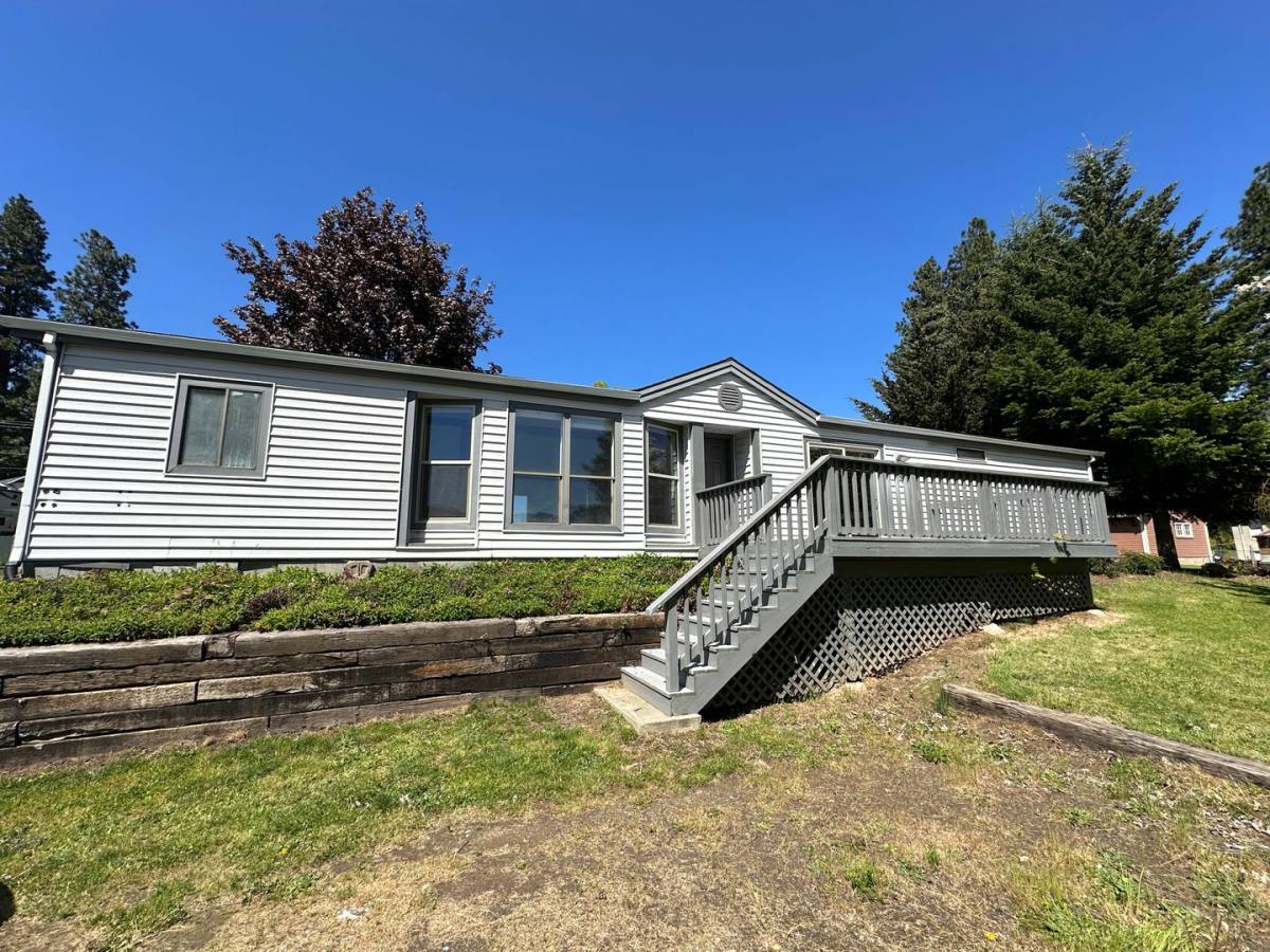 House for rent at 3817 Summit Dr, Hood River, OR 97031