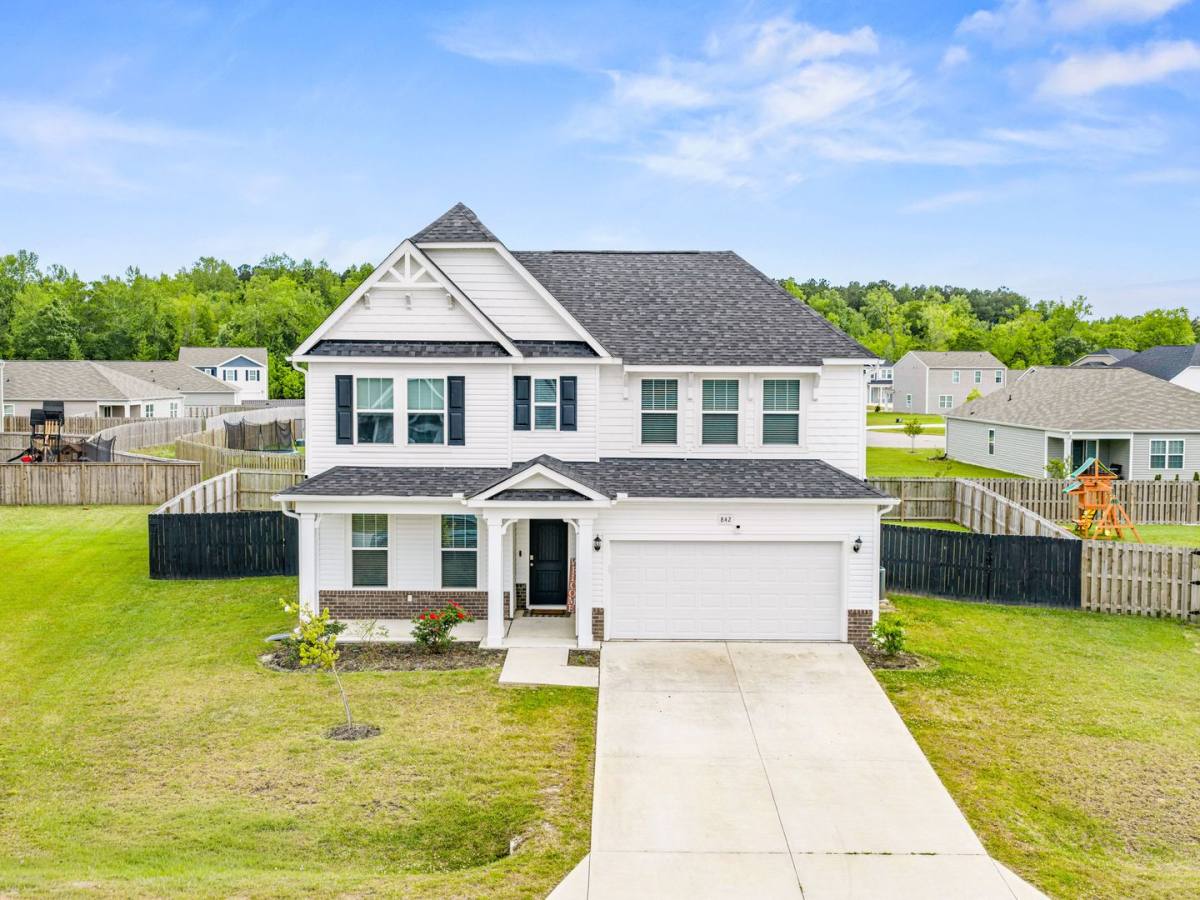 House for rent at 842 Tuscarora Trail, Jacksonville, NC 28546
