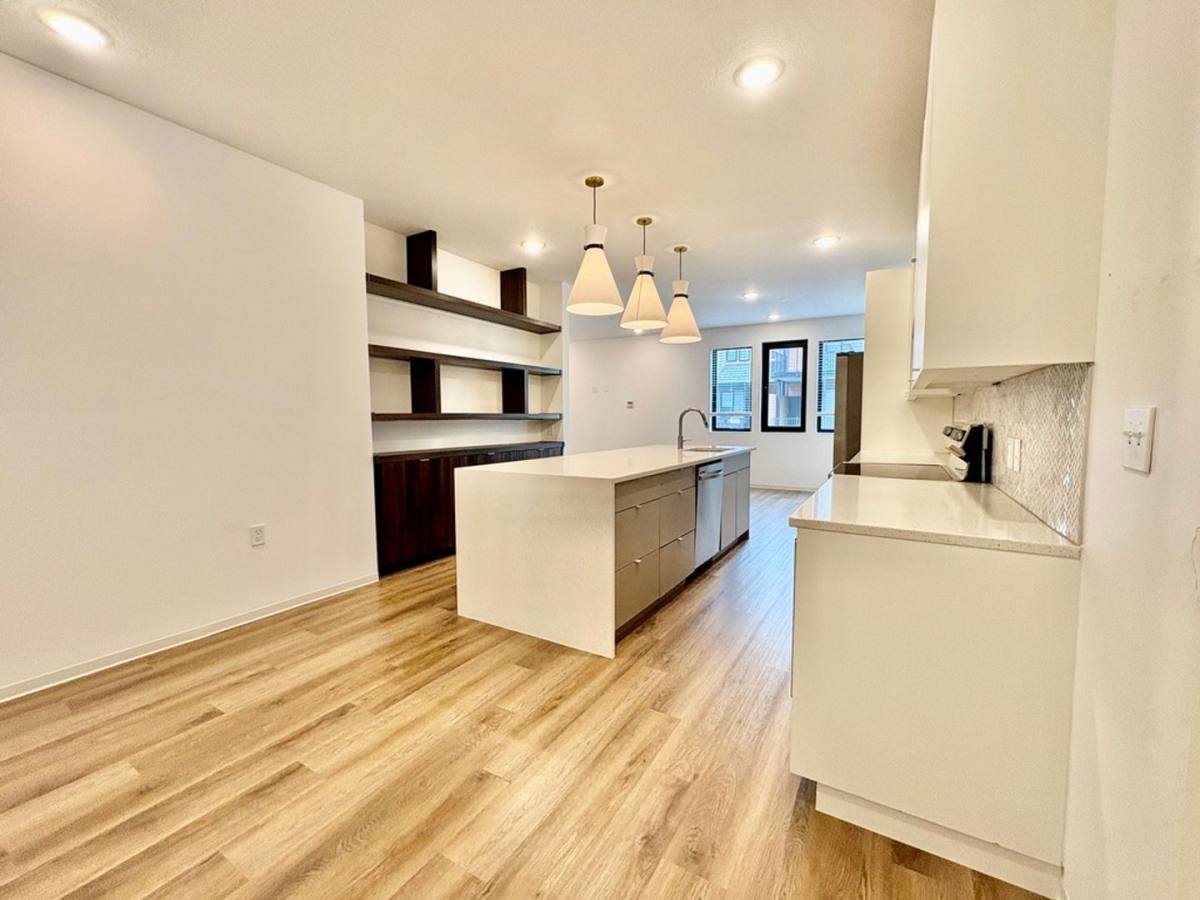 Apartment for rent at 6101 Nieman Rd, Shawnee, KS 66203